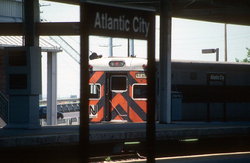19890455-njt.jpg - May 22, 1999: Comet-1 Cab Car 5130 with a protect train at Atlantic City Terminal
