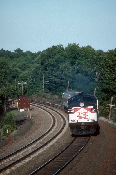 19930885-sle.jpg - Shore Line East train 3644 westbound near MP 85.8 in Guilford, CT. June 25, 1993