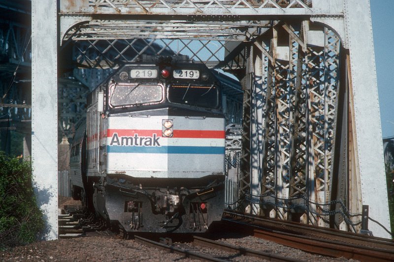 19930890-amtk.jpg - Amtrak train 177 crossing the Central Vermont in New London, CT. July 5, 1993
