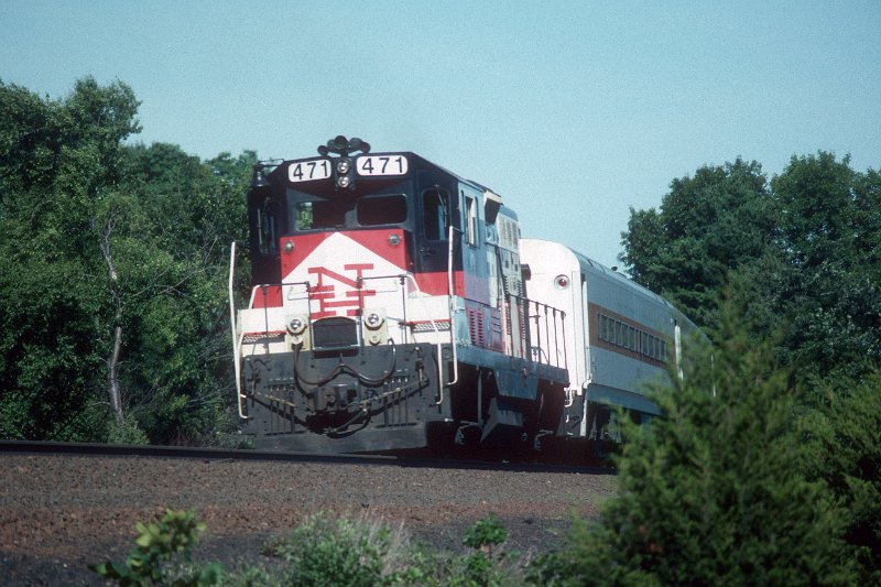 19930873-sle.jpg - Shore Line East train 3638 eastbound near MP 85.8 in Guilford, CT. June 25, 1993