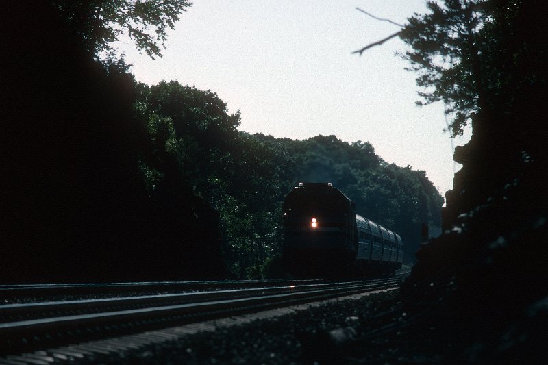 19930876-amtk.jpg - Amtrak train 174 eastbound near MP 85.8 in Guilford, CT. June 25, 1993