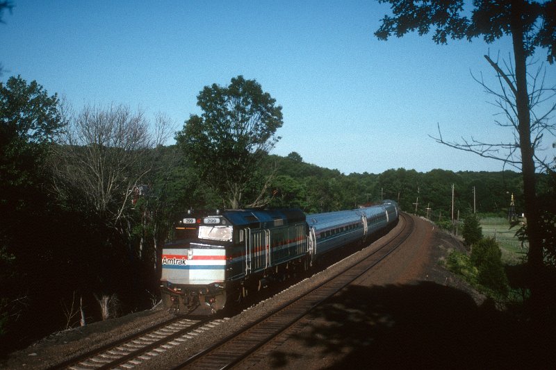 19930880-amtk.jpg - Amtrak train 177 near MP 85.8 in Guilford, CT. June 25, 1993