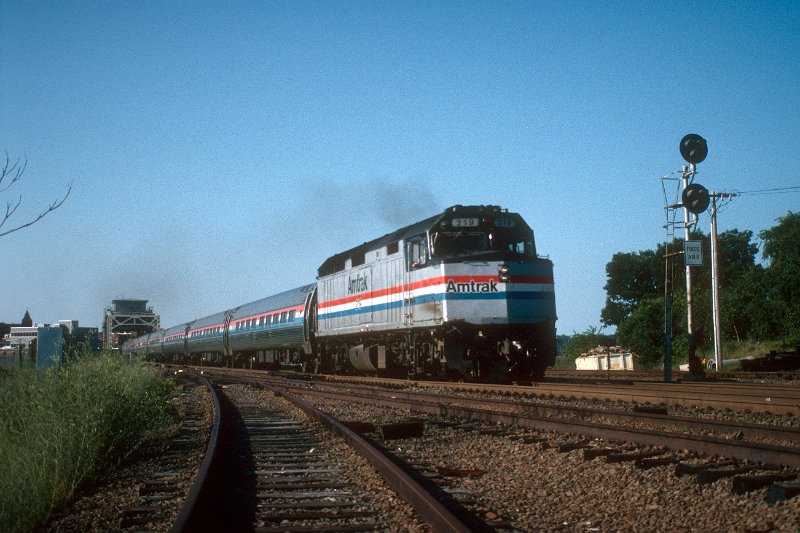 19930892-amtk.jpg - Amtrak train 177 at Fort Yard, south of Shaw's Cove Bridge, in New London, CT. July 5, 1993